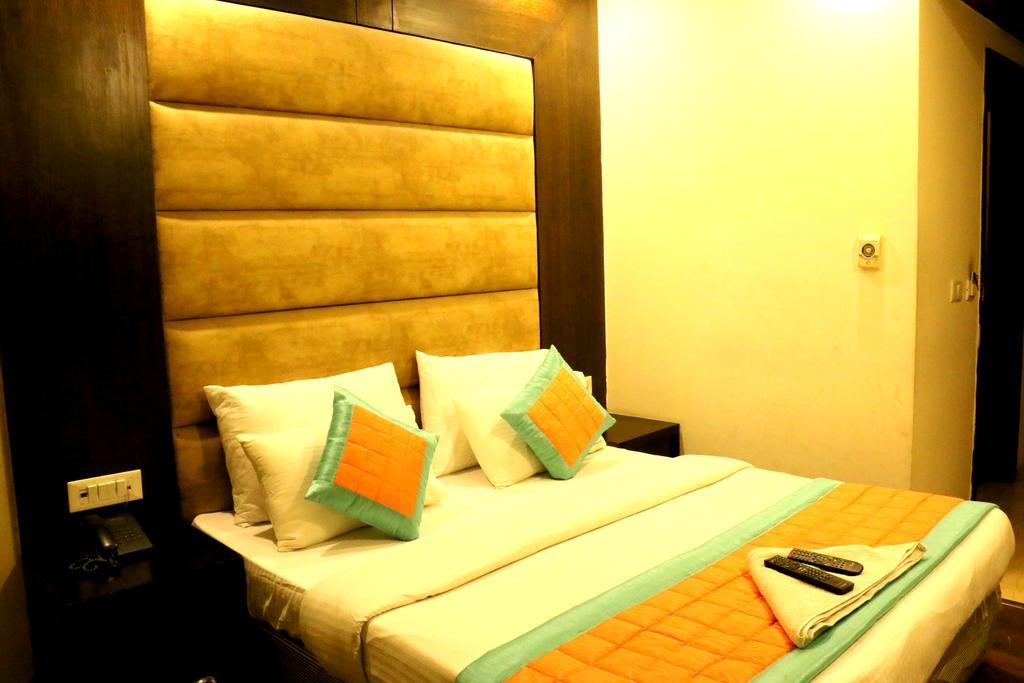 Hotel Benz International 델리 외부 사진